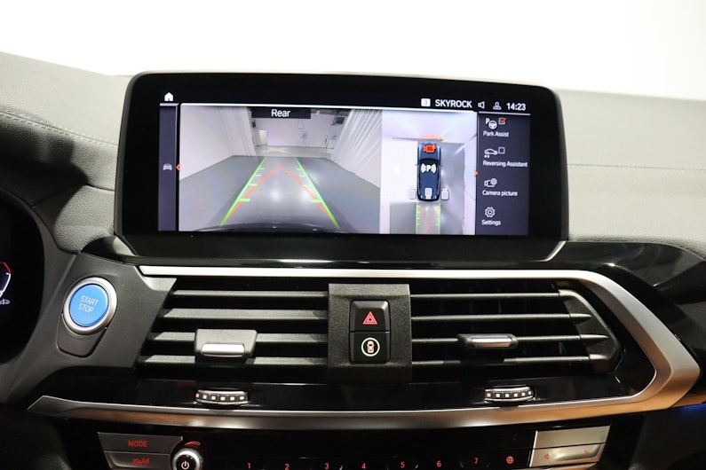 Vehicle image BMW iX3