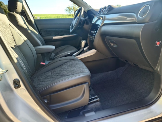 Vehicle image 6