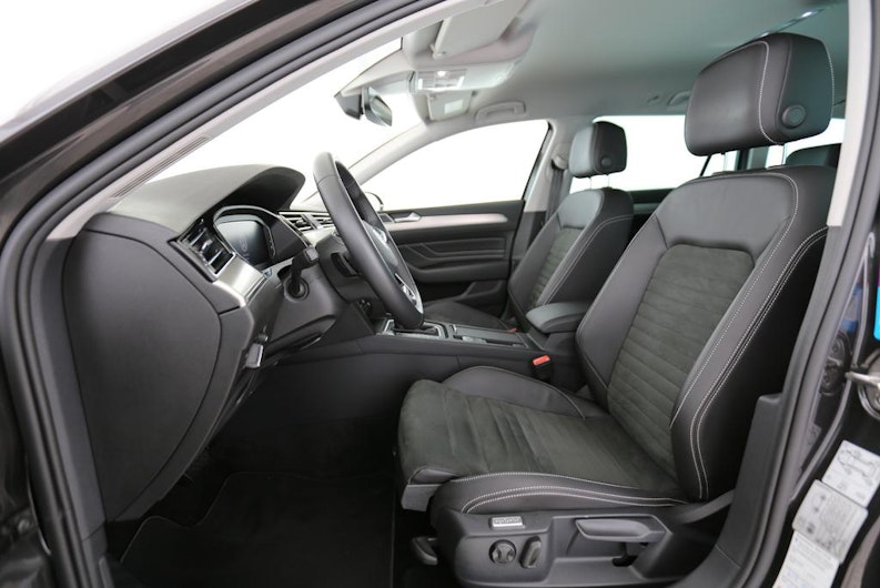 Vehicle image VW PASSAT