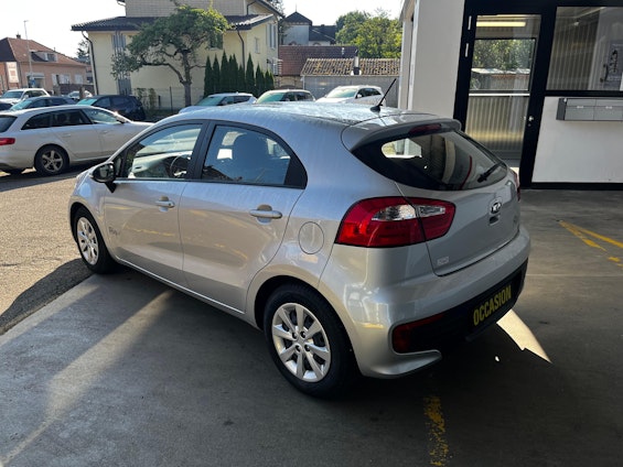 Vehicle image 3 Vehicle image 3