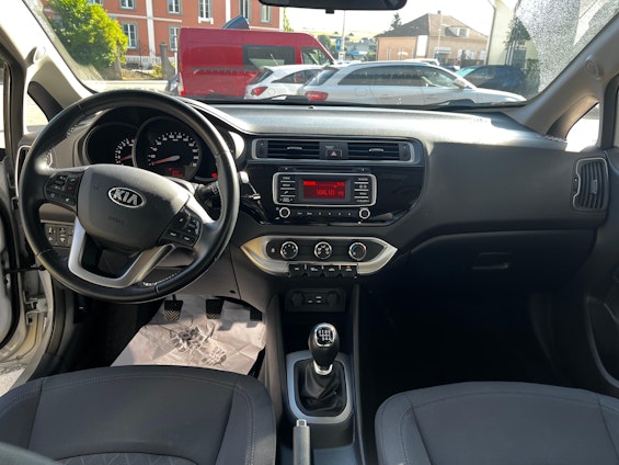 Vehicle image 5 Vehicle image 5