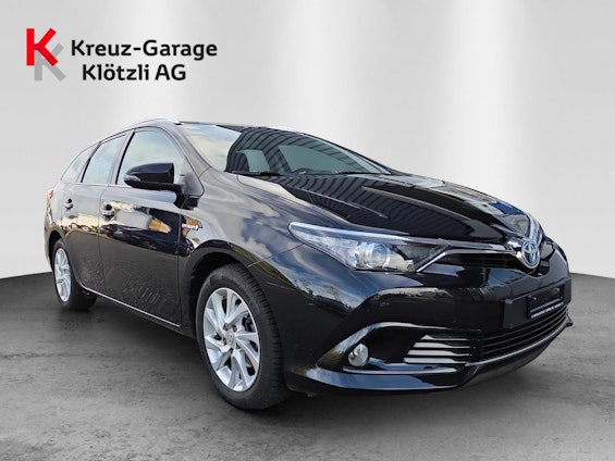 First vehicle image