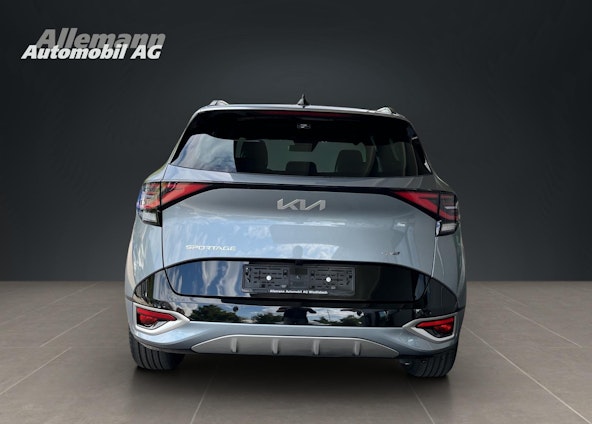 Vehicle image 4 Vehicle image 4