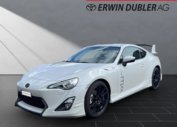 First vehicle image First vehicle image