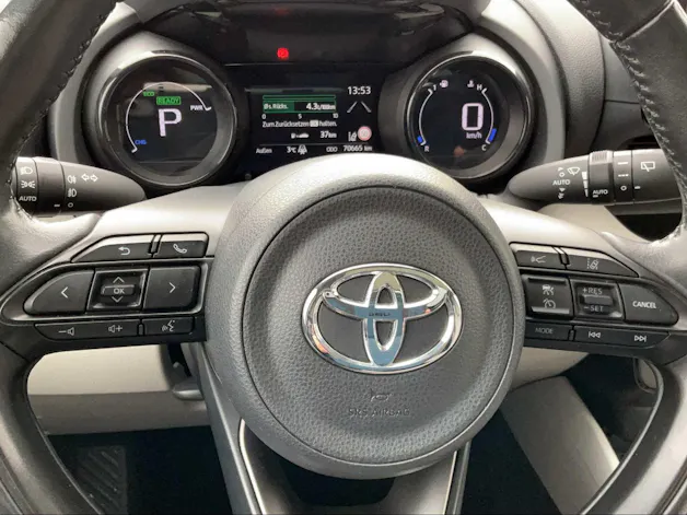 Toyota Yaris 1.5 VVT-i HSD Premium
