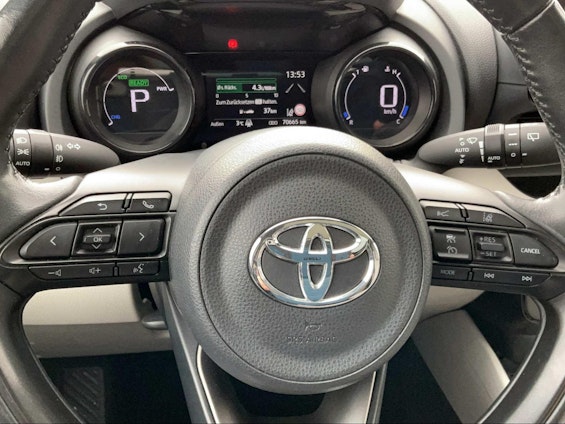 Vehicle image 15 Vehicle image 15