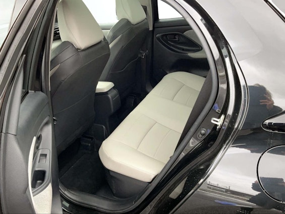 Vehicle image 5 Vehicle image 5