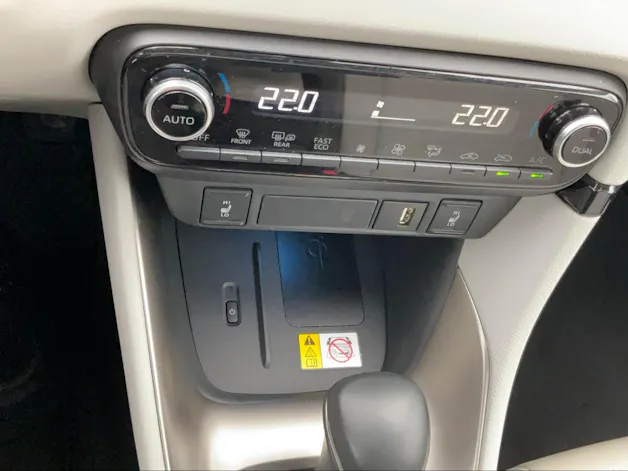 Toyota Yaris 1.5 VVT-i HSD Premium