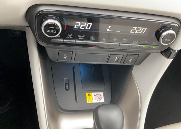 Vehicle image 16 Vehicle image 16