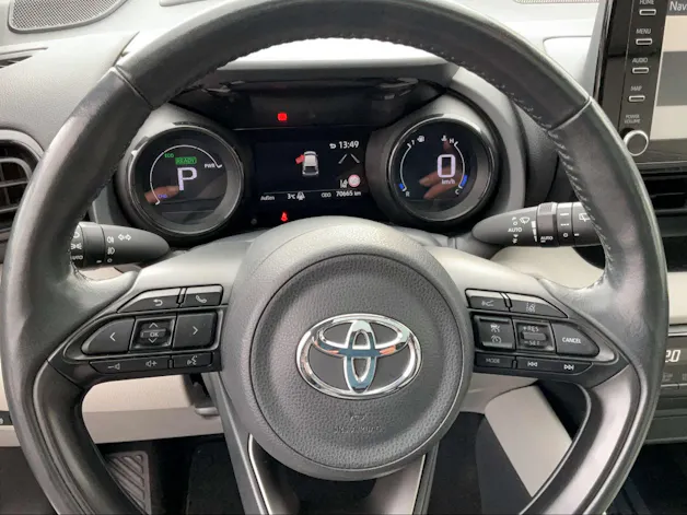 Toyota Yaris 1.5 VVT-i HSD Premium