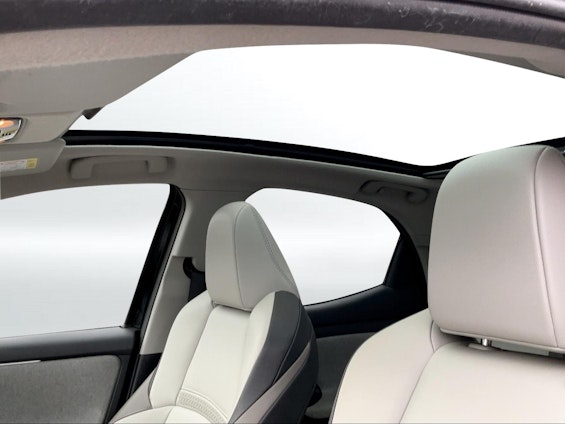 Vehicle image 6 Vehicle image 6