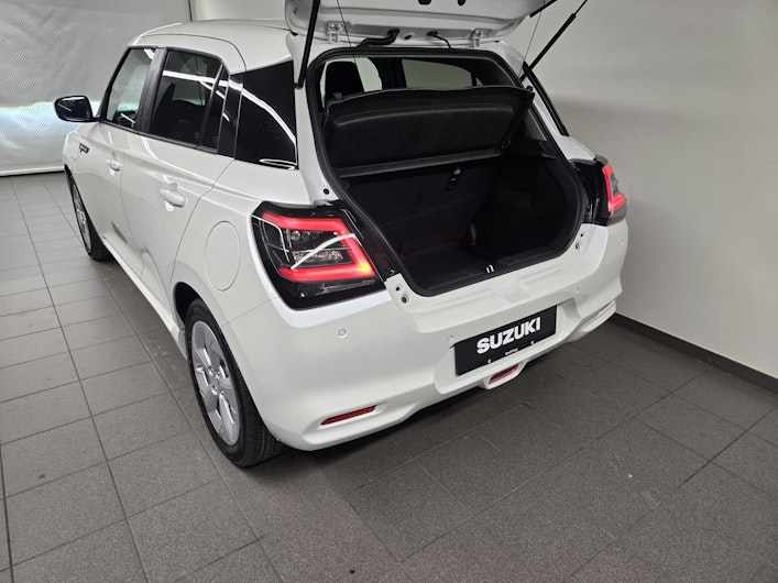 Vehicle image SUZUKI SWIFT