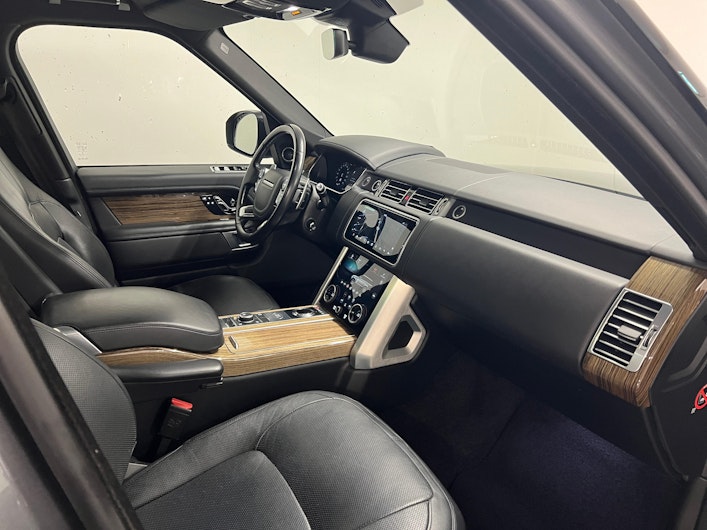 Vehicle image LAND ROVER RANGE ROVER