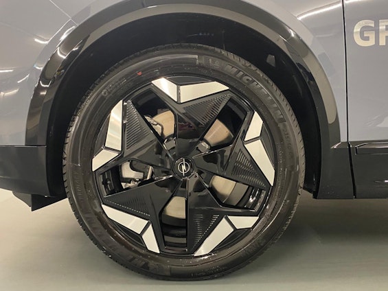 Vehicle image 3 Vehicle image 3