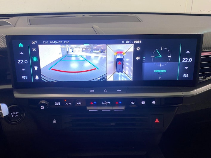 Vehicle image OPEL GRANDLAND