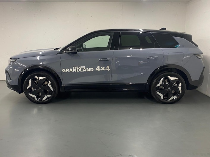 Vehicle image OPEL GRANDLAND