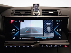 https://vehicle.imgix.net/4011648/3d33db7b-7e00-4a28-a306-d65757721890.jpg