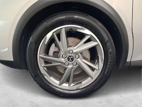 https://vehicle.imgix.net/4011648/ca6565b5-9c0b-49c5-85cd-33e5da146708.jpg