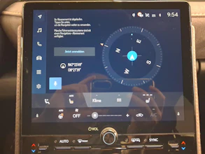 https://vehicle.imgix.net/4011680/16443745-e8e1-483e-acf5-e6bd07949106.jpg