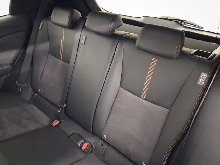 Fahrzeugbild LEXUS LBX