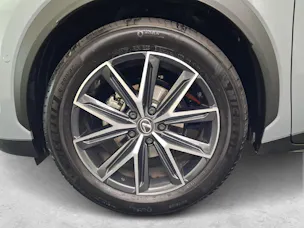 Lexus LBX 1.5 Hybrid Cool AWD