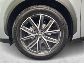 Fahrzeugbild LEXUS LBX 1.5 Hybrid Cool AWD