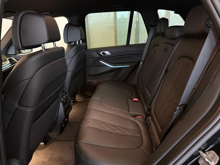 Vehicle image BMW X5