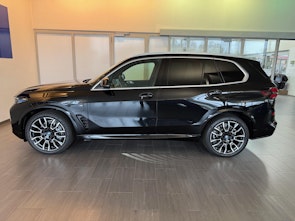 Vehicle image BMW X5 50e xDrive SAG
