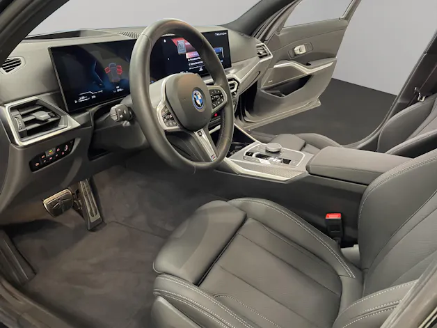 BMW 320e xDrive Touring