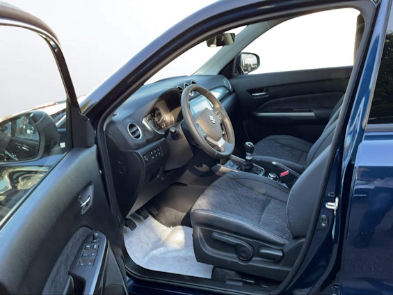 Vehicle image 10 Vehicle image 10