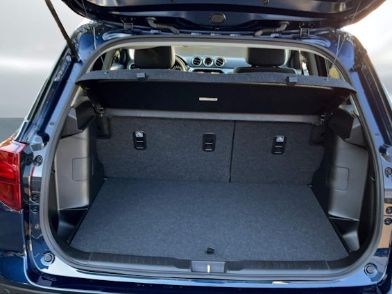 Vehicle image 17 Vehicle image 17