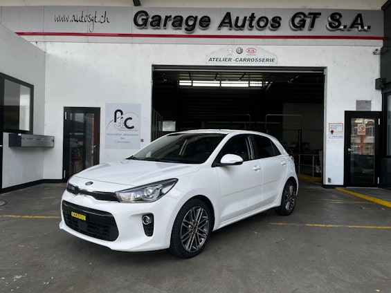 First vehicle image
