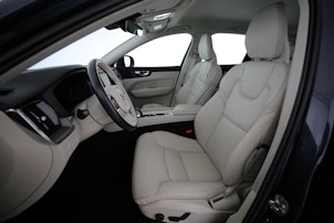 Vehicle image VOLVO XC60 2.0 B5 MH Plus Bright AWD