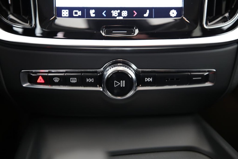 Vehicle image VOLVO V60