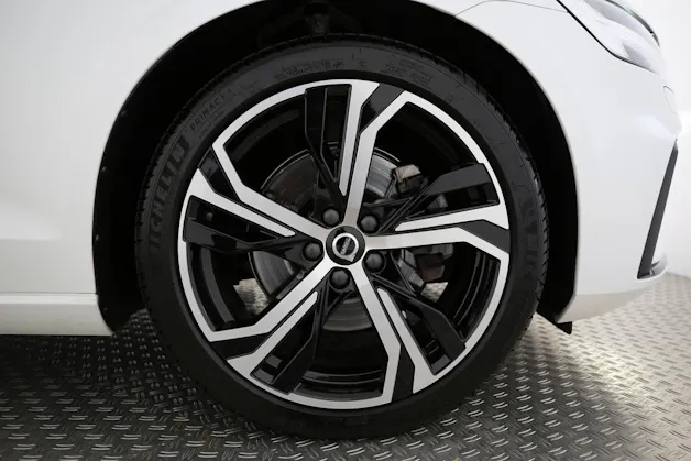Volvo V60 2.0 B4 Plus Dark
