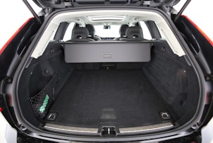 Vehicle image VOLVO XC60 2.0 B4 MH Core