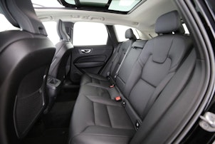 Vehicle image VOLVO XC60 2.0 B4 MH Core
