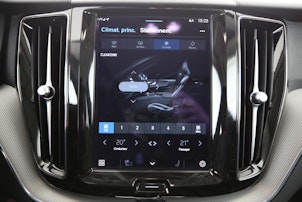 Vehicle image VOLVO XC60 2.0 B4 MH Core