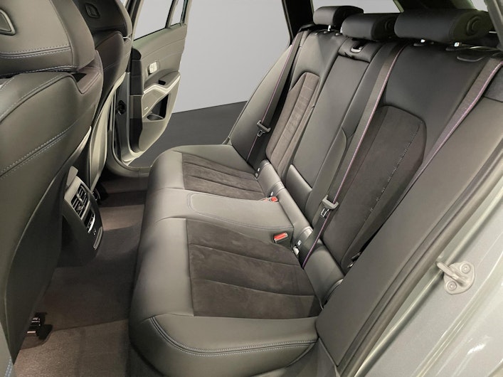 Vehicle image BMW 3 SERIES