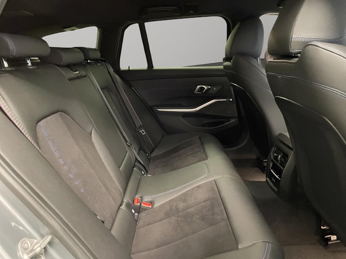 Vehicle image BMW 3 SERIES