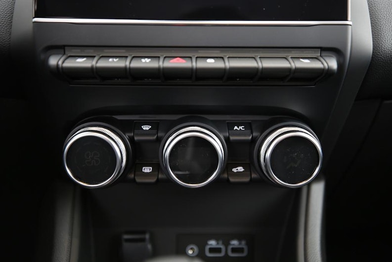 Vehicle image MITSUBISHI ASX