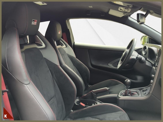 Vehicle image 17 Vehicle image 17