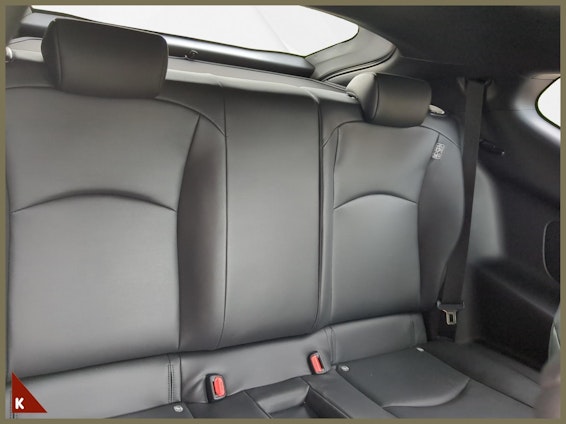 Vehicle image 18 Vehicle image 18