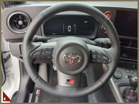 Vehicle image 9 Vehicle image 9