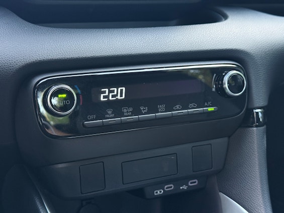 Vehicle image 18