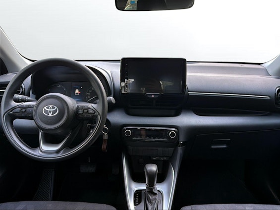 Vehicle image 10