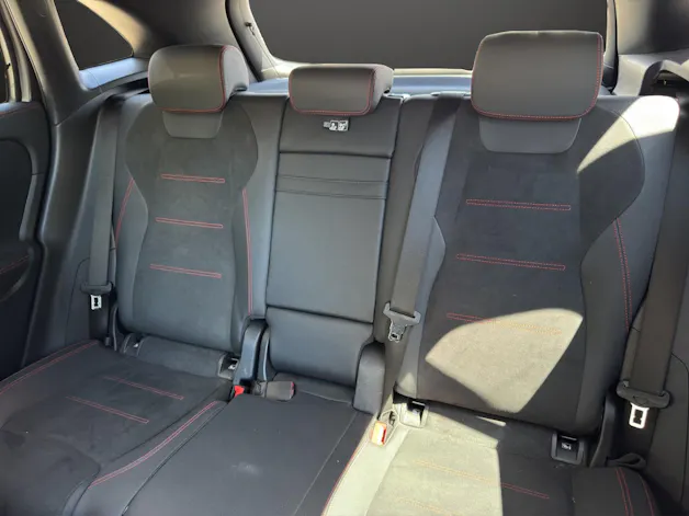 Mercedes-Benz GLA 220d 4M Swiss Star