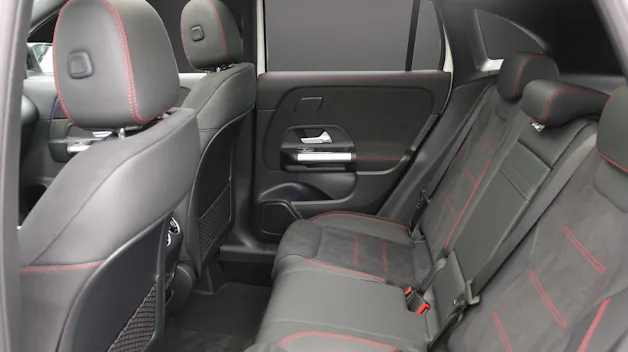 Mercedes-Benz GLA 200 7G-DCT Night Star