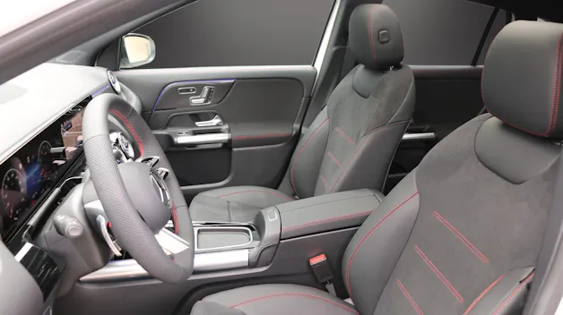 Mercedes-Benz GLA 200 7G-DCT Night Star