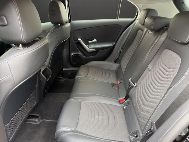 MERCEDES-BENZ A 180 d 8G-DCT